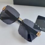 Модел 843 Елегантни дизайнерски очила с модерен акцент - Image 2